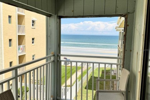 Condo in New Smyrna Beach, Florida, 1 bedroom  № 1905652 - photo 11