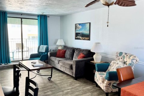 Condo in New Smyrna Beach, Florida, 1 bedroom  № 1905652 - photo 3