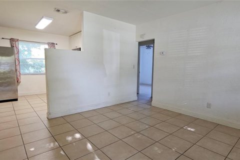 Villa ou maison à louer à Largo, Floride: 2 chambres, 71.35 m2 № 1813773 - photo 4