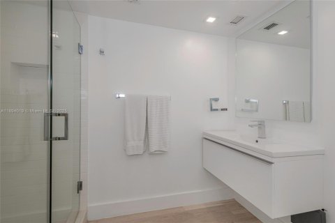 Condominio en alquiler en Miami Beach, Florida, 1 dormitorio, 89.19 m2 № 1945715 - foto 15