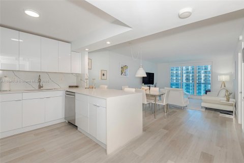 Condominio en alquiler en Miami Beach, Florida, 1 dormitorio, 89.19 m2 № 1945715 - foto 13