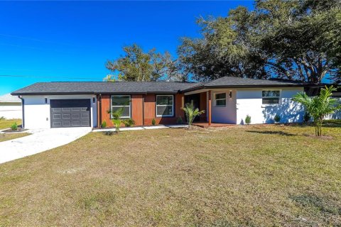 House in Venice, Florida 3 bedrooms, 145.11 sq.m. № 2283412