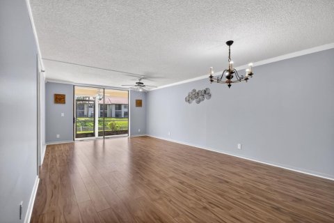 Condo in Lake Worth, Florida, 2 bedrooms  № 2251477 - photo 16