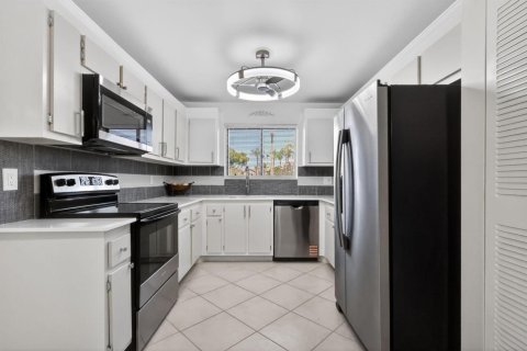 Condo in Lake Worth, Florida, 2 bedrooms  № 2251477 - photo 5