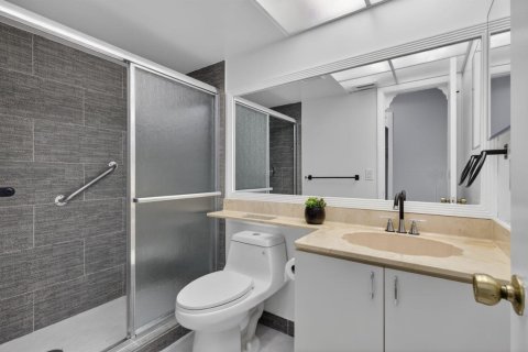 Condo in Lake Worth, Florida, 2 bedrooms  № 2251477 - photo 27