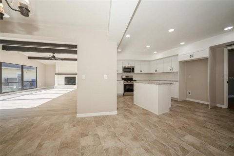 Casa en venta en Tampa, Florida, 4 dormitorios, 245.35 m2 № 1540312 - foto 14