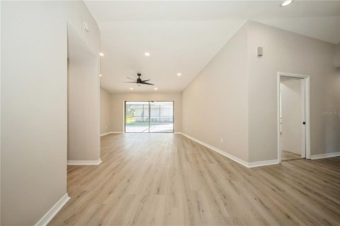 Casa en venta en Tampa, Florida, 4 dormitorios, 245.35 m2 № 1540312 - foto 3