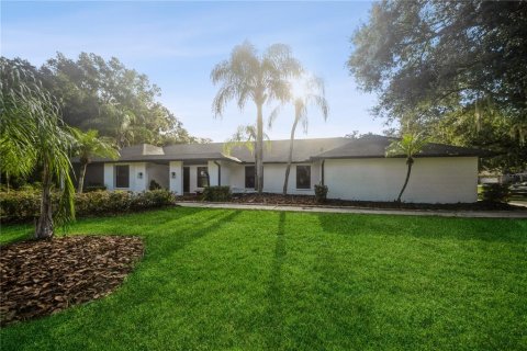 Casa en venta en Tampa, Florida, 4 dormitorios, 245.35 m2 № 1540312 - foto 1
