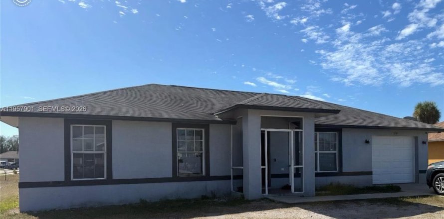 Дом в Форт Майерс, Флорида 4 спальни № 2020748