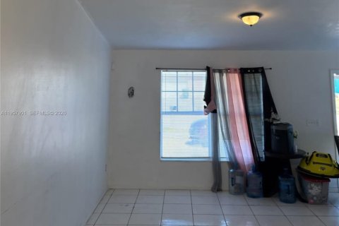 Снять в аренду виллу или дом в Форт Майерс, Флорида 4 спальни, № 2020748 - фото 3