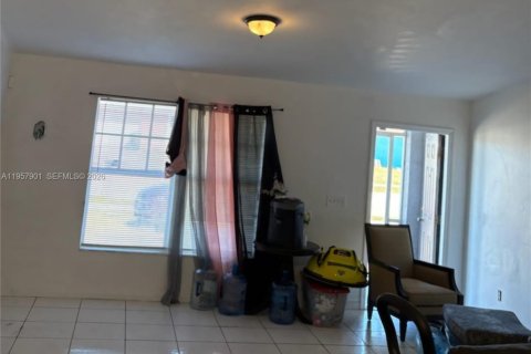 Снять в аренду виллу или дом в Форт Майерс, Флорида 4 спальни, № 2020748 - фото 4