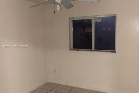 Снять в аренду виллу или дом в Форт Майерс, Флорида 4 спальни, № 2020748 - фото 8