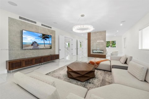 Villa ou maison à louer à Palmetto Bay, Floride: 7 chambres, 755.2 m2 № 1956730 - photo 10