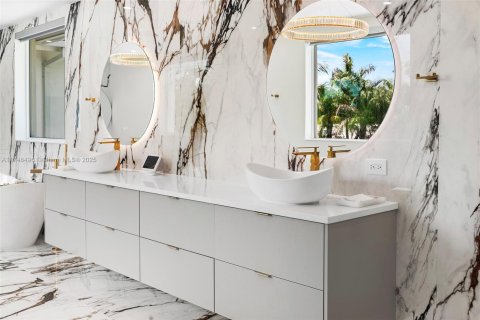 Villa ou maison à louer à Palmetto Bay, Floride: 7 chambres, 755.2 m2 № 1956730 - photo 19