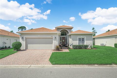 House in Lake Wales, Florida 3 bedrooms, 171.59 sq.m. № 2151177