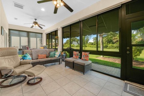 House in Lake Wales, Florida 3 bedrooms, 171.59 sq.m. № 2151177 - photo 15