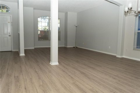 Villa ou maison à louer à Winter Garden, Floride: 4 chambres, 204.11 m2 № 2416336 - photo 2