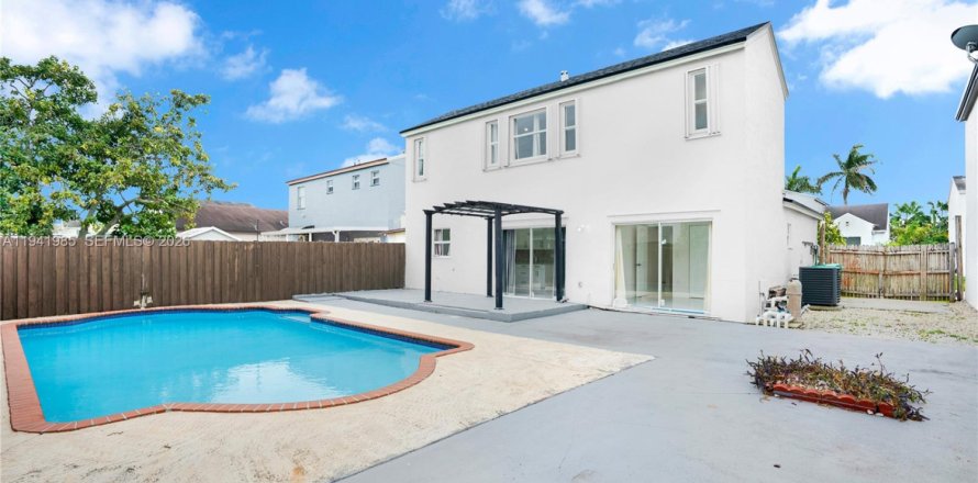 Villa ou maison à Homestead, Floride 3 chambres, 135.54 m2 № 1999496