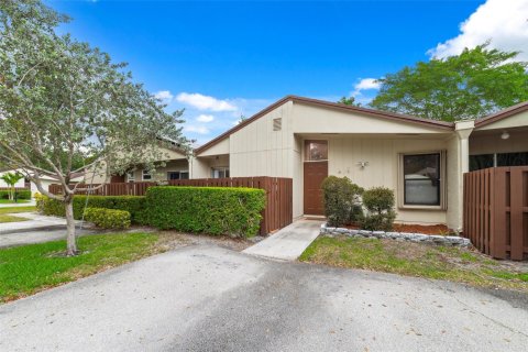 Adosado en venta en Boca Raton, Florida, 3 dormitorios, 111.48 m2 № 1146178 - foto 1