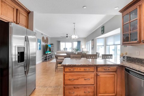 Condo in New Smyrna Beach, Florida, 3 bedrooms  № 1382472 - photo 11