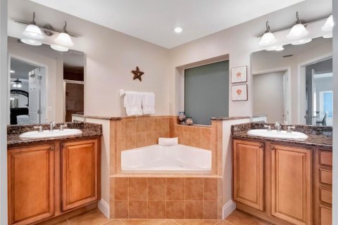 Condo in New Smyrna Beach, Florida, 3 bedrooms  № 1382472 - photo 17