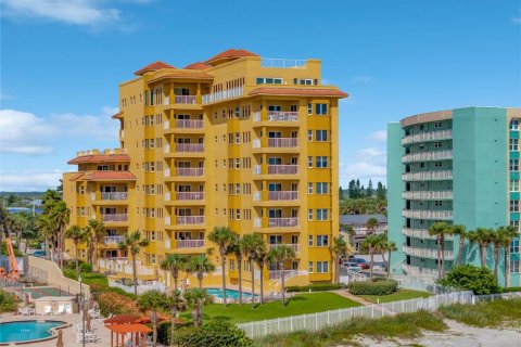 Condo in New Smyrna Beach, Florida, 3 bedrooms  № 1382472 - photo 1