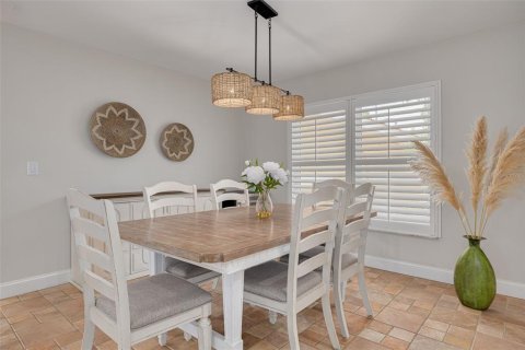 House in Palm Harbor, Florida 3 bedrooms, 152.55 sq.m. № 1745515 - photo 9