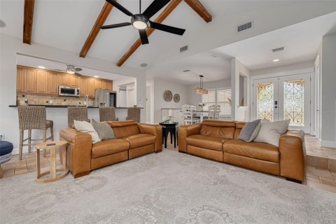 House in Palm Harbor, Florida 3 bedrooms, 152.55 sq.m. № 1745515 - photo 8
