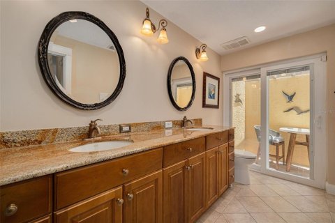 House in Palm Harbor, Florida 3 bedrooms, 152.55 sq.m. № 1745515 - photo 20