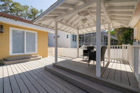House in Palm Harbor, Florida 3 bedrooms, 152.55 sq.m. № 1745515 - photo 16
