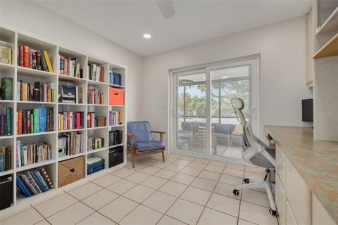 House in Palm Harbor, Florida 3 bedrooms, 152.55 sq.m. № 1745515 - photo 28