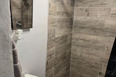 Villa ou maison à vendre à Hollywood, Floride: 2 chambres, 109.9 m2 № 1923946 - photo 15