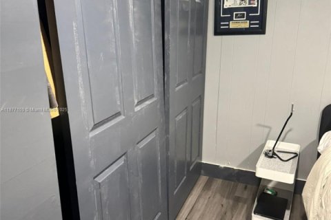 Villa ou maison à vendre à Hollywood, Floride: 2 chambres, 109.9 m2 № 1923946 - photo 18