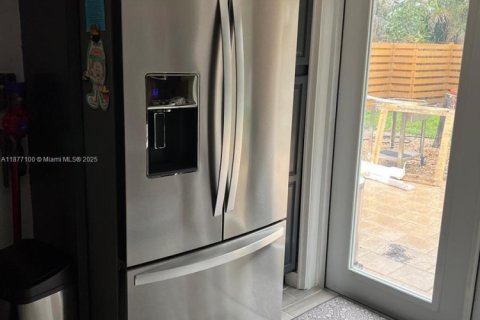 Villa ou maison à vendre à Hollywood, Floride: 2 chambres, 109.9 m2 № 1923946 - photo 9