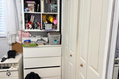 Villa ou maison à vendre à Hollywood, Floride: 2 chambres, 109.9 m2 № 1923946 - photo 25