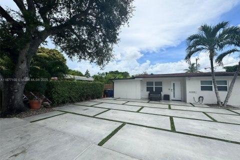 Villa ou maison à vendre à Hollywood, Floride: 2 chambres, 109.9 m2 № 1923946 - photo 2