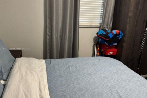 Villa ou maison à vendre à Hollywood, Floride: 2 chambres, 109.9 m2 № 1923946 - photo 21