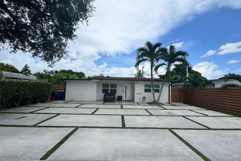 Villa ou maison à vendre à Hollywood, Floride: 2 chambres, 109.9 m2 № 1923946 - photo 1