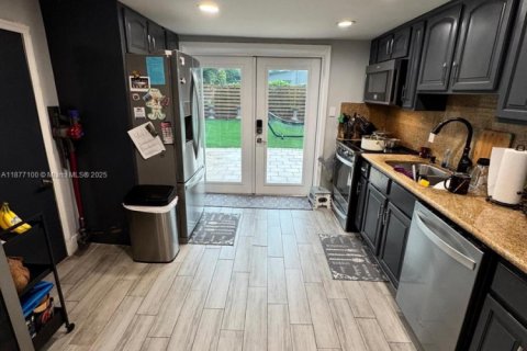 Villa ou maison à vendre à Hollywood, Floride: 2 chambres, 109.9 m2 № 1923946 - photo 7