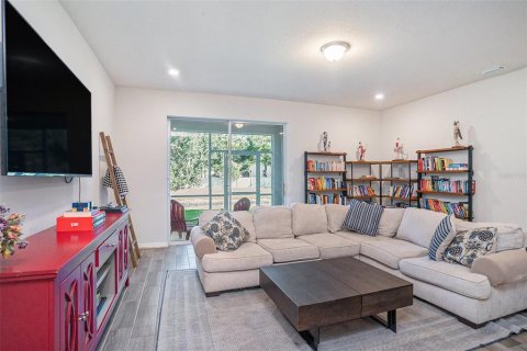 Townhouse in Tampa, Florida 3 bedrooms, 175.03 sq.m. № 1808102 - photo 9