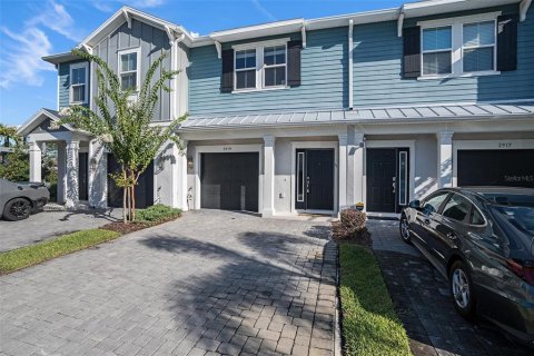 Townhouse in Tampa, Florida 3 bedrooms, 175.03 sq.m. № 1808102 - photo 3