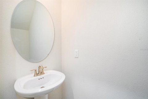 Townhouse in Tampa, Florida 3 bedrooms, 175.03 sq.m. № 1808102 - photo 13