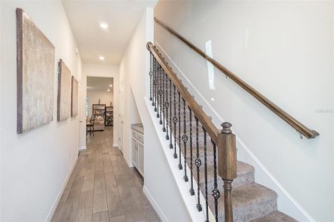 Townhouse in Tampa, Florida 3 bedrooms, 175.03 sq.m. № 1808102 - photo 5