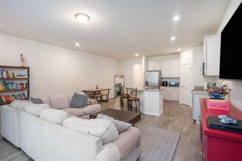 Townhouse in Tampa, Florida 3 bedrooms, 175.03 sq.m. № 1808102 - photo 6