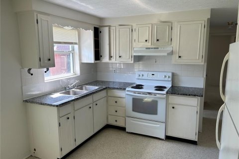 Villa ou maison à louer à Holiday, Floride: 2 chambres, 95.88 m2 № 1796078 - photo 2