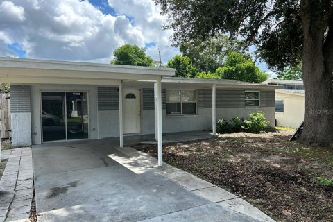 Villa ou maison à louer à Holiday, Floride: 2 chambres, 95.88 m2 № 1796078 - photo 1