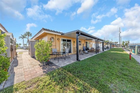 Condo in Dunedin, Florida, 2 bedrooms  № 2114952 - photo 2