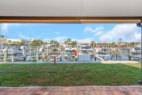 Condo in Dunedin, Florida, 2 bedrooms  № 2114952 - photo 4