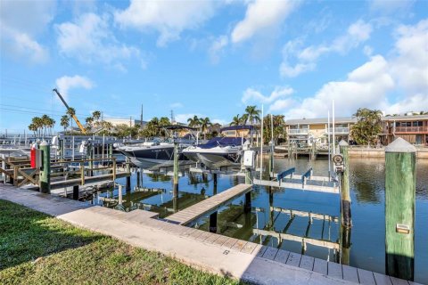 Condo in Dunedin, Florida, 2 bedrooms  № 2114952 - photo 9