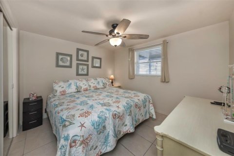 Condo in Dunedin, Florida, 2 bedrooms  № 2114952 - photo 26